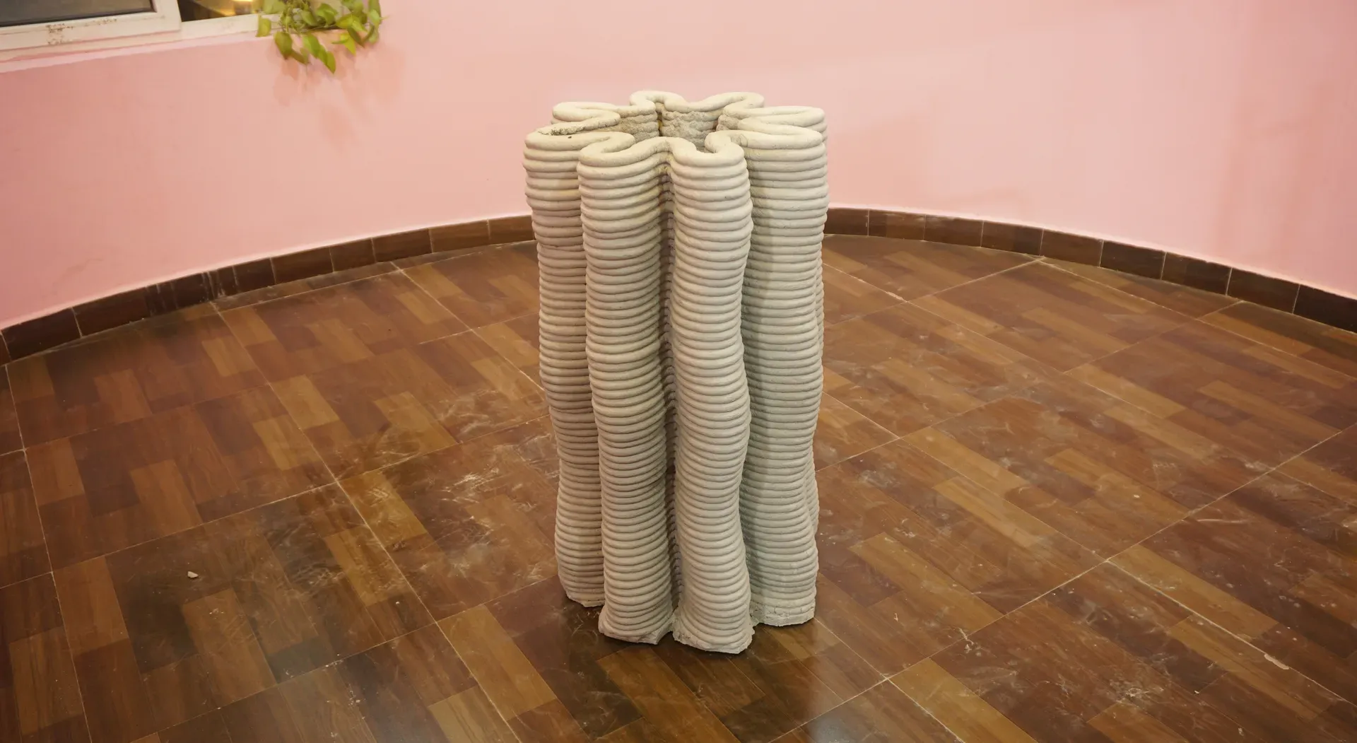 Fluted Ribbed Column